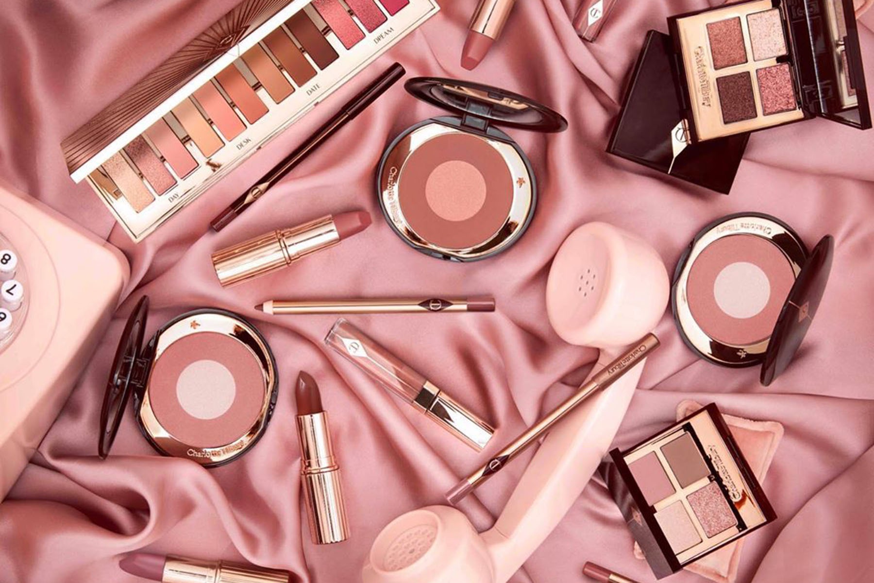 Dora butikk -Dora butikk Iconic makeup shades featured